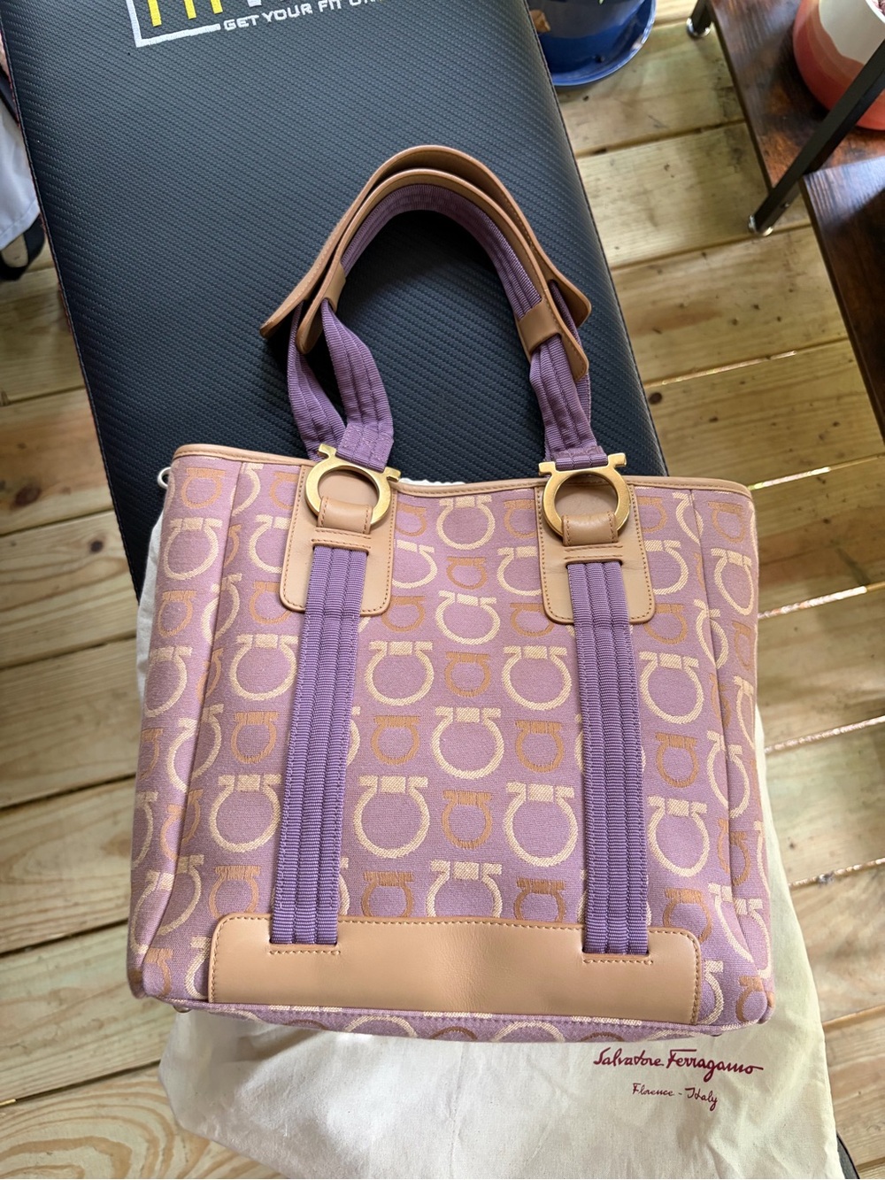 Rare Salvatore Ferragamo Lilac and Tan Gancini Logo Tote - Picture 14 of 14